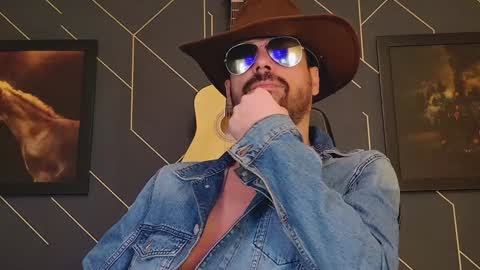Snapshot of aaronbomer chatting on February 2025 02:33:01 AM Aaron online show from February 2025 02:33:01 AM