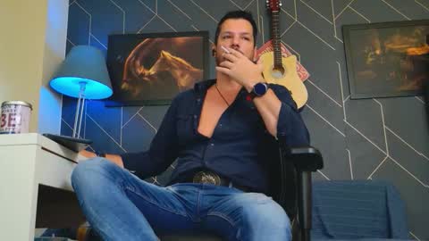 Snapshot of aaronbomer chatting on September 2025 04:47:02 AM Aaron online show from September 2025 04:47:02 AM