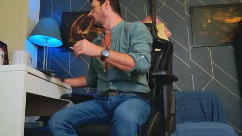 Snapshot of aaronbomer chatting on October 2025 03:04:01 AM Aaron online show from October 2025 03:04:01 AM