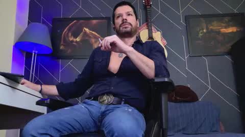 Aaron online show from November 2025 04:16:01 AM