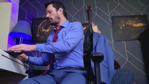 Aaron online show from November 2025 05:39:01 PM