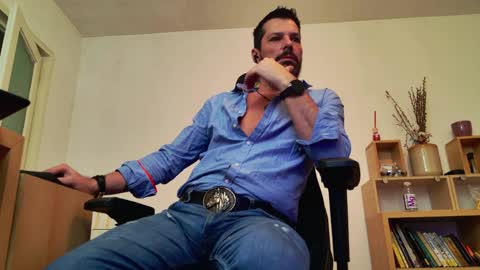 Aaron online show from April 2026 04:28:01 AM