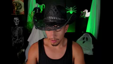 Snapshot of aaronfox_ chatting on November 2025 12:34:02 AM AARON online show from November 2025 12:34:02 AM