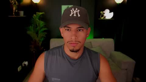 Snapshot of aaronfox_ chatting on November 2025 10:49:02 AM AARON online show from November 2025 10:49:02 AM