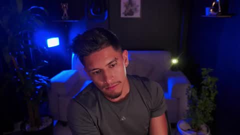 Snapshot of aaronfox_ chatting on November 2025 10:21:01 PM AARON online show from November 2025 10:21:01 PM