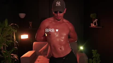 Snapshot of aaronfox_ chatting on November 2025 08:08:02 AM AARON online show from November 2025 08:08:02 AM