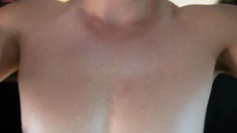 Snapshot of aaronfox_ chatting on November 2025 01:30:01 AM AARON online show from November 2025 01:30:01 AM