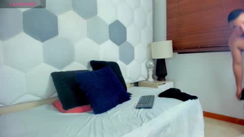 Aaron Vegaa online show from January 2026 07:19:01 PM