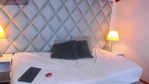 Aaron Vegaa online show from January 2026 07:17:01 PM