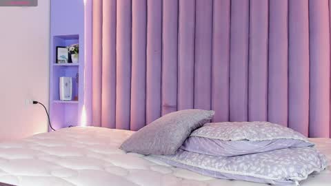 Snapshot of aashleytaylor chatting on January 2025 01:58:02 AM AASHLEY online show from January 2025 01:58:02 AM