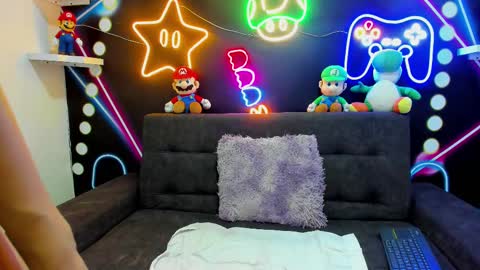 Snapshot of aashleytaylor chatting on February 2025 11:43:02 AM AASHLEY online show from February 2025 11:43:02 AM