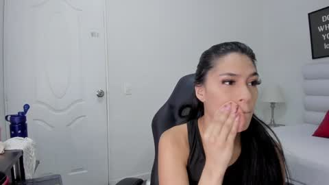 Snapshot of abbey_walker chatting on January 2025 02:33:02 AM abbey_walker online show from January 2025 02:33:02 AM