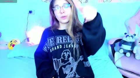 Snapshot of abbie_senjen chatting on May 2026 04:51:02 AM April online show from May 2026 04:51:02 AM