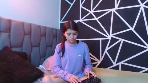 Snapshot of abby_and_chriss18 chatting on December 2024 02:32:01 AM Abby y Crhiss online show from December 2024 02:32:01 AM