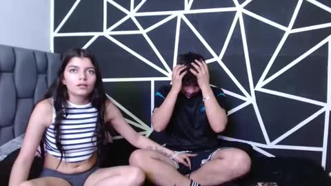 Snapshot of abby_and_chriss18 chatting on January 2025 03:37:02 AM Abby y Crhiss online show from January 2025 03:37:02 AM