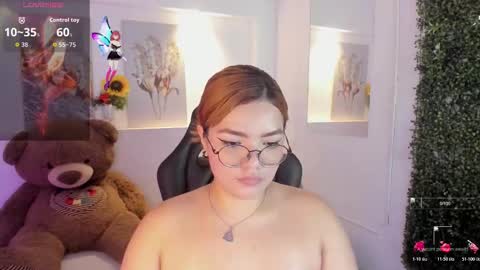 Snapshot of abby_mae_ chatting on November 2025 06:53:02 PM Abby online show from November 2025 06:53:02 PM