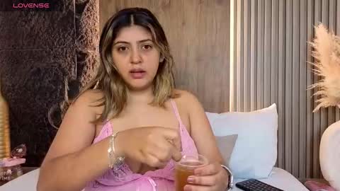 Abbygail online show from November 2025 12:28:01 PM