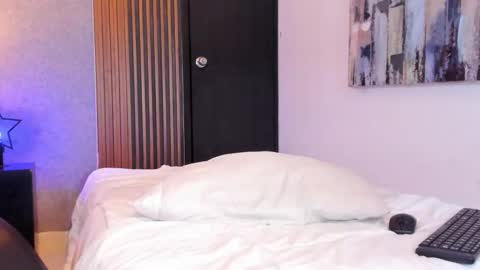 Abby online show from November 2025 09:43:02 PM