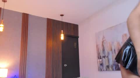 Abby online show from November 2025 08:00:01 PM