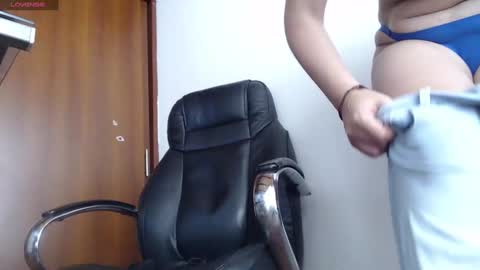 Snapshot of abby_taylorr_ chatting on November 2025 12:16:02 PM Vannesa online show from November 2025 12:16:02 PM