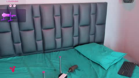 abbyadams23 online show from December 2025 03:01:01 AM