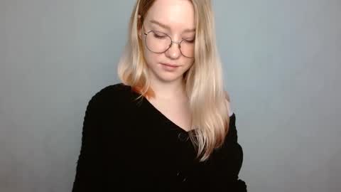 Snapshot of abbymoore__ chatting on February 2025 11:25:02 AM Abby Lovense is active online show from February 2025 11:25:02 AM