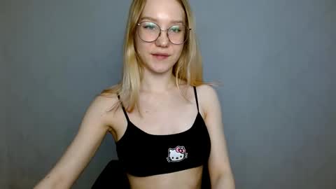 Snapshot of abbymoore__ chatting on March 2025 11:17:01 AM Abby Lovense is active online show from March 2025 11:17:01 AM