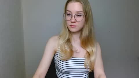 Snapshot of abbymoore__ chatting on December 2025 03:30:02 PM Abby Lovense is active online show from December 2025 03:30:02 PM