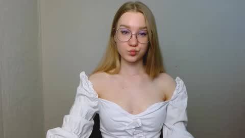 Snapshot of abbymoore__ chatting on February 2026 03:02:01 PM Abby Lovense is active online show from February 2026 03:02:01 PM