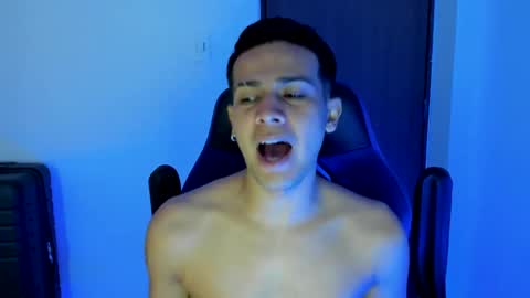 Independence model AbelAsburgo online show from December 2024 04:33:02 AM