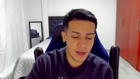 Independence model AbelAsburgo online show from December 2024 05:09:02 AM