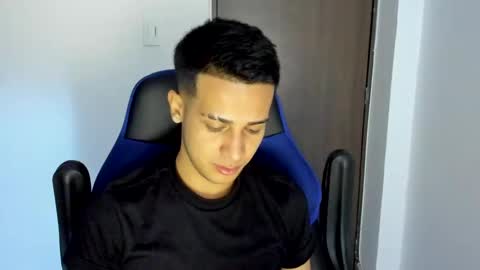 Independence model AbelAsburgo online show from February 2025 06:55:01 AM