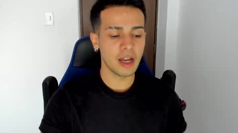 Independence model AbelAsburgo online show from February 2025 10:48:02 PM