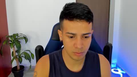 Independence model AbelAsburgo online show from October 2025 07:36:02 PM