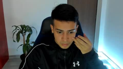 Independence model AbelAsburgo online show from October 2025 06:52:01 PM