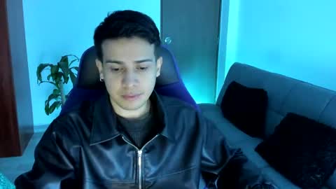 Independence model AbelAsburgo online show from November 2025 02:44:01 AM