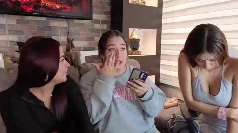 abella_as_ online show from September 2025 03:59:02 PM