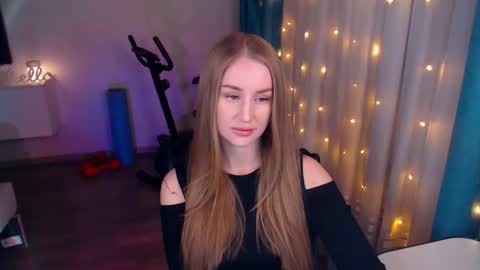 Snapshot of abigail_flex chatting on January 2025 06:48:01 PM Anna online show from January 2025 06:48:01 PM