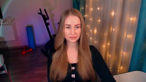 Snapshot of abigail_flex chatting on February 2025 06:22:02 PM Anna online show from February 2025 06:22:02 PM