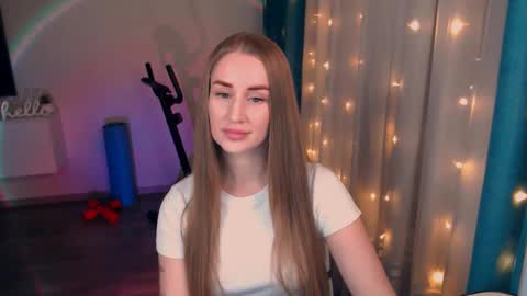 Snapshot of abigail_flex chatting on February 2025 06:54:02 PM Anna online show from February 2025 06:54:02 PM