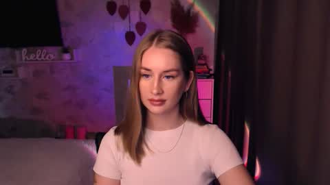 Snapshot of abigail_flex chatting on November 2025 06:51:02 PM Anna online show from November 2025 06:51:02 PM