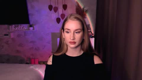 Snapshot of abigail_flex chatting on November 2025 04:39:01 PM Anna online show from November 2025 04:39:01 PM