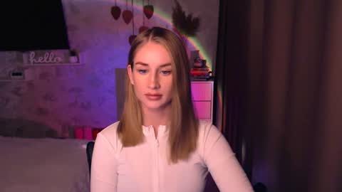 Snapshot of abigail_flex chatting on November 2025 07:24:02 PM Anna online show from November 2025 07:24:02 PM