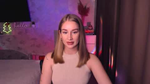 Snapshot of abigail_flex chatting on November 2025 08:01:01 PM Anna online show from November 2025 08:01:01 PM