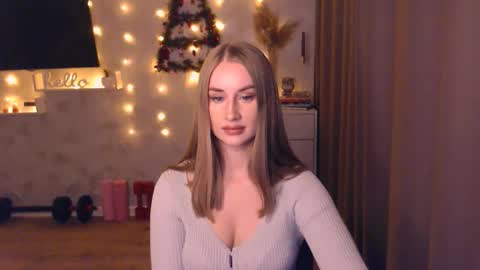 Snapshot of abigail_flex chatting on December 2025 08:14:02 PM Anna online show from December 2025 08:14:02 PM