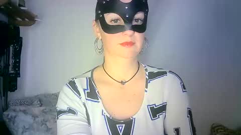 Snapshot of abigailove4u chatting on December 2024 01:59:01 AM GoldenFish online show from December 2024 01:59:01 AM