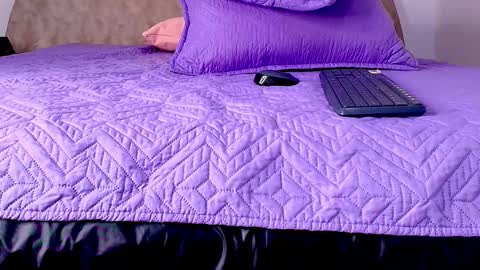 Abigail online show from November 2025 03:05:01 AM