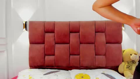 Abril jones online show from January 2025 04:50:01 AM