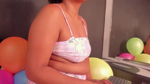 Abril jones online show from January 2025 08:00:01 AM