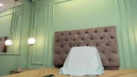 Abril jones online show from January 2025 11:24:01 PM